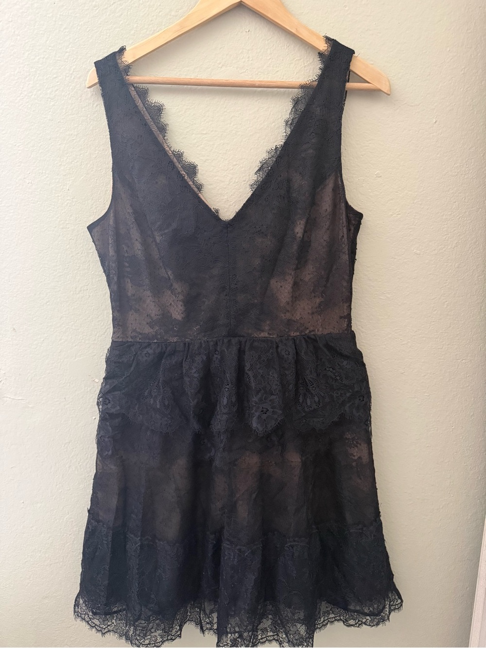 BCBGMAX Azria Willa Black Lace Dress SZ Large